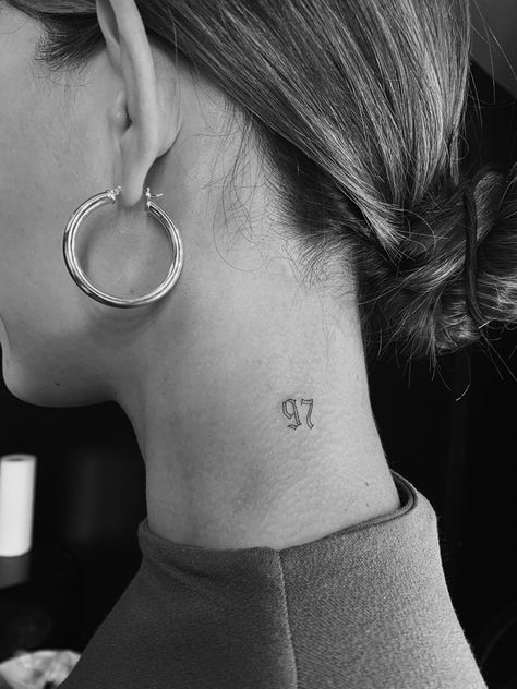 Word Neck Tattoos, Tattoos Delicate, Astrology Tattoo, Small Pretty Tattoos, Warrior Tattoos, Cute Tiny Tattoos, Cute Small Tattoos, Stylist Tattoos, Different Tattoos