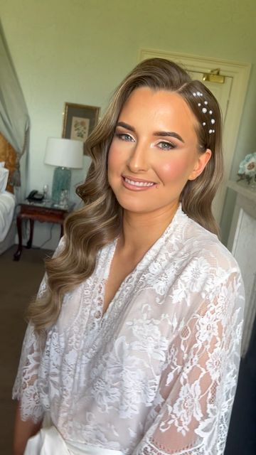 Bridal Pearls In Hair, Hollywood Wave Side Part, Side Swept Hollywood Waves Wedding, Pearl Hollywood Waves, Hollywood Waves With Pearls In Hair, Hollywood Waves Middle Part Slick, Hollywood Waves Pearls, Hollywood Waves With Clip, Half Up Half Down Wedding Hair Pearls