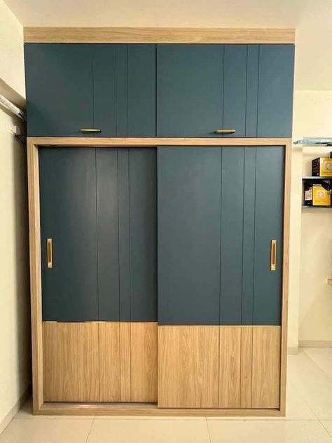 Furniture Mica Design, 3 Door Wardrobe Laminate Design, Slide Cupboard Bedroom, Slaiding Wadroop, Small Almirah Designs Wardrobes, Cupboard Sunmica Design, Cupboard Colours Wardrobes, Almirah Sunmica Designs, Aluminium Almirah Design