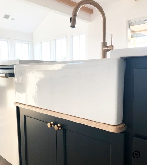 Drip Edge, Farmhouse Kitchen Remodel, Home Inspiration, Farmhouse Sink, Modern Farmhouse Style, Home Decor Kitchen, Farmhouse Kitchen, App Store, Single Vanity