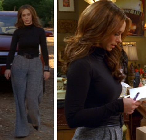 Ghost Whisperer- Season 3, Episode 7- Black turtleneck long-sleeved top worn with grey wide-leg trousers, black leather belt, an clear plastic chunky bracelet. Jennifer Love Hewitt Hair Ghost Whisperer Outfits, Melinda Ghost Whisperer Style, Ghost Whisperer Fashion Melinda Gordon Outfits, Melinda Gordon Aesthetic, Ghost Whisperer Aesthetic, Ghost Whisperer Outfits, Ghost Whisperer Fashion, Melinda Gordon Outfits, Ghost Whisperer Style