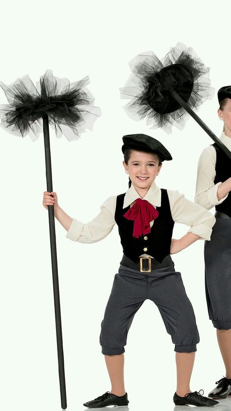 Black tulle! Mary Poppins Chimney Sweep, Mary Poppins 2018, Mary Poppins Theatre, Chimney Sweep Costume, Mary Poppins Party Decorations, Mary Poppins Dress, Mary Poppins Musical, Mary Poppins Party, Mary Poppins Costume