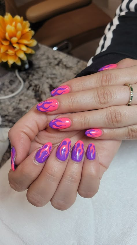 Pink And Purple Flame Nails, Hot Pink Nails With Flames, Summer Nails Flames, Short Nails With Flames, Short Acrylic Nails Flames, Neon Nail Ideas Bright Colors Gel, Purple And Pink Nail Art, Purple And Hot Pink Nails, Purple And Orange Nail Art