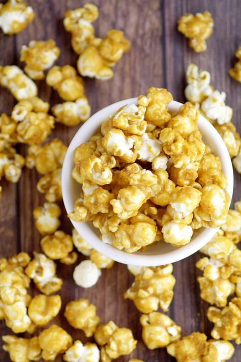 Homemade Oven Baked Caramel Corn Baked Caramel Corn, Bunco Food, Caramel Corn Recipe, Farmhouse Recipes, Homemade Caramel Corn, Caramel Corn Recipes, Baked Caramel, Popcorn Snacks, Homemade Crackers