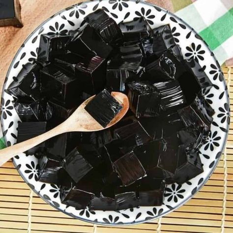 Herb Jelly, Grass Jelly Drink, Condensed Milk Desserts, Vanilla Extract Recipe, Grass Jelly, Jelly Desserts, Coffee Jelly, Chinese Dessert, Peach Desserts