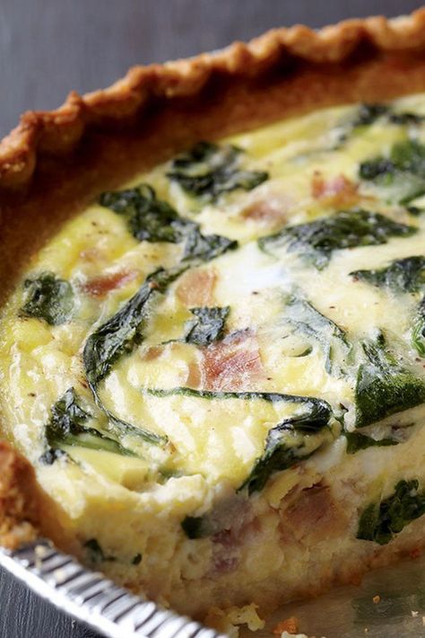 Make this quiche recipe for Sunday night's dinner, and then take a wedge with you to work on Monday; it makes for a fine desk-side lunch, and it's great for meal planning in advance, too. #quicherecipe #spinachandhamquiche #quiche Quiche Florentine Recipe, Party Quiche, Ham Quiche Recipe, Quiche Florentine, Florentine Recipe, Ham Quiche, Goat Cheese Quiche, Florentines Recipe, Easy Quiche