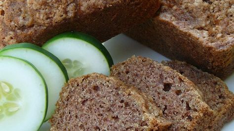 Cucumber Nut Bread Cucumber Bread Recipe, Cucumber Bread, Shredded Cucumber, Smoked Salmon Bagel, Nut Bread Recipe, Easy Foods, Cooking Bread, Muffin Bread, Homemade Pickles