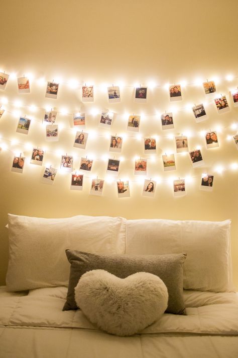 Super easy DIY using polaroids Decorate Your Apartment, Diy Suspension, Setting Up A Budget, Polaroid Wall, Fairy Lights Bedroom, New Interior Design, Christmas Decorations Bedroom, Decoration Photo, Christmas Living Rooms