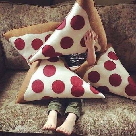 #HomeDecor #InteriorDesign #DecorTips #HomeIdeas #DecorInspiration #HomeStyle #InteriorInspo #HomeDecorating #HouseGoals #HomeInspiration Pizza Pillow, Draps Design, Food Pillows, Bantal Sofa, Living Room Design Inspiration, Cute Pillows, Diy Pillows, Pepperoni Pizza, Handmade Toys