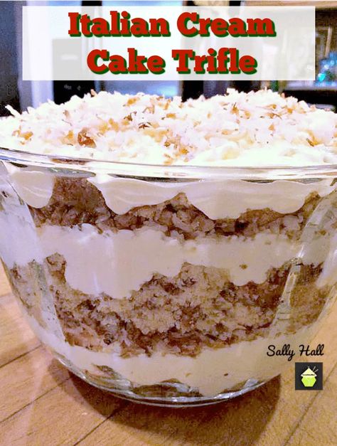 Trifle Bowl Recipes, Cake Trifle, Italian Cream Cake Recipe, Trifle Dessert Recipes, Italian Cream Cakes, Creamy Pudding, Italian Cream, Italian Cake, Trifle Desserts