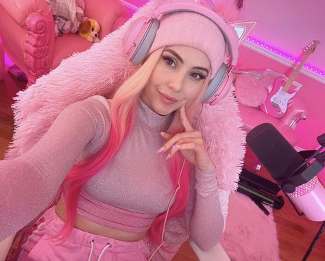 Leah Ashe, Pink Hair, Girly Things, Crop Tops, Hair Styles, Hair, Pink, Women's Top