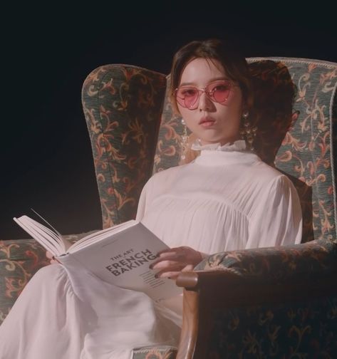 Stella Jang stella jang STELLA JANG Villain VILLAIN villain Mv Photo MV PHOTO mv photo Stella Jang Villain, Kpop Mv Scenes, Stella Jang, Header For Twitter, Kpop Mv, Aesthetic Header, Peaches Cream, Korean Music, Film Stills