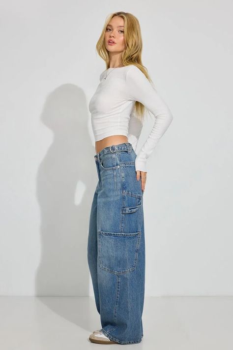 Mega Jeans, Carter Blue Skater Girl Looks, Blue Garage, Garage Clothing, Skater Girl, Outfit Inspo Casual, Acid Wash Denim, Denim Trends, Next Clothes, Carpenter Jeans