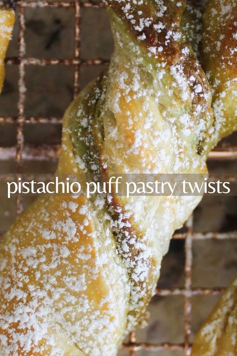 Cream Puff Pastry, Pastry Twists, Puff Pastry Recipes Dessert, Vegetarian Christmas Recipes, Puff Pastry Twists, Pistachio Dessert, Puff Pastry Cream Puffs, Pastries Recipes Dessert, Pistachio Recipes