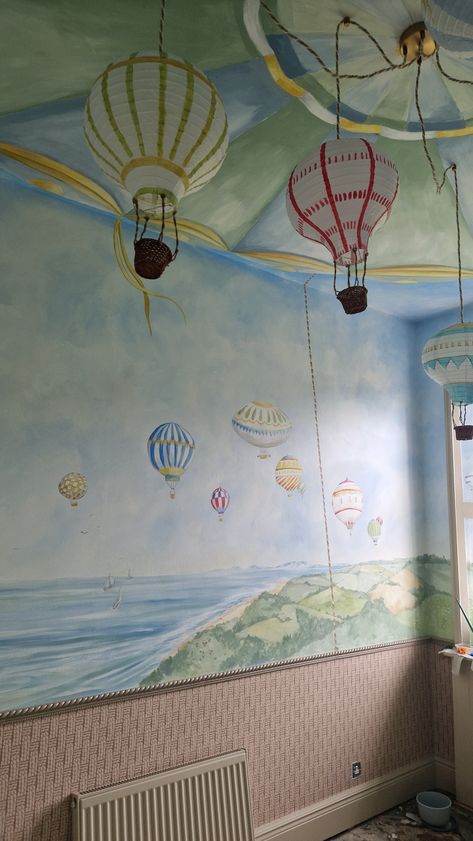 #sea #murals #hotairballoon #handpainted Hot Air Balloon Mural, Sea Murals, Mural Ideas, Dream Studio, Mural Painting, Kids Decor, Hot Air Balloon, Air Balloon, Hot Air