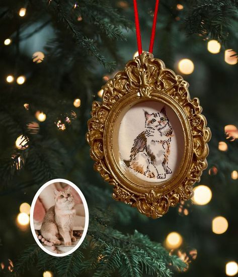 Christmas Custom Ornaments Portrait Ornaments, Mini Portrait, Picture Ornaments, Christmas Portraits, Watercolor Pet Portraits, Mini Ornaments, Custom Drawing, Portrait Frame, Handmade Miniatures