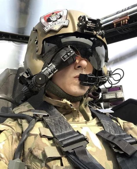 An AH-64 Apache attack helicopter pilot helmet - 9GAG Women Pilot, Pilot Helmet, Photo Avion, Jet Fighter Pilot, Helicopter Pilot, Ah 64 Apache, Helicopter Pilots, Female Pilot, Military Special Forces