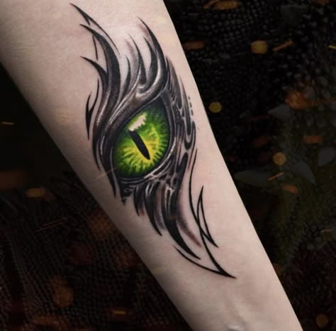 Dragons Eye Tattoo, Dragon Eye Tattoo Design, Dragon Eye Tattoo, Eye Hand Tattoo, Circular Tattoo Designs, Circular Tattoo, Egyptian Tattoo Sleeve, Lion Tattoo Sleeves, Wolf Tattoo Sleeve