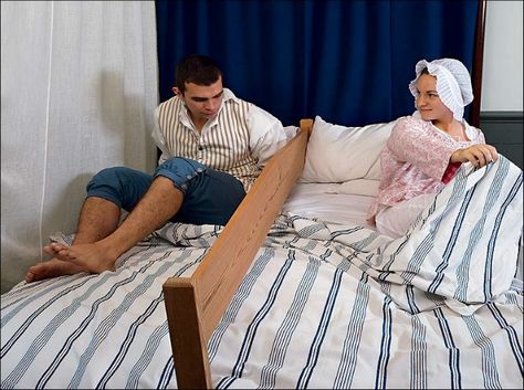 Unusual Sexual Customs That Make This World a Strange Place to Live in Amish Traditions, Amish Bedroom, Amish Men, Amish Culture, Amish Community, Candice Olson, Belief In God, Colonial America, Casas Coloniales