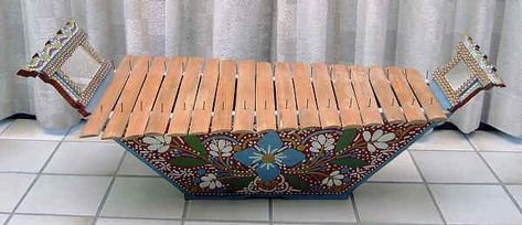 Gabbang, xylophone of the Taosog people. Philippines. Mindanao Instruments, Bamboo Xylophone, Bamboo Architecture, Art Concepts, Filipino Culture, Bamboo Furniture, Blog Niche, Drummers, Musical Instrument