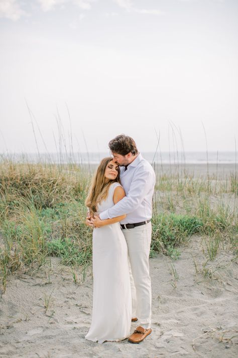 Winter Romance: Top 5 Engagement Session Locations in Charleston, SC Charleston Winter, Engagement Photos Locations, Charleston Christmas, Charleston Engagement Photos, Winter Romance, Charleston Engagement, Engagement Photo Locations, Engagement Inspo, Winter Engagement