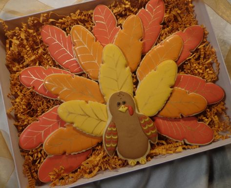 Turkey Platter Cookies, Turkey Cookie Platter Decorated, Turkey Cookies Royal Icing, Turkey Cookie Platter, Thanksgiving Sugar Cookies Decorated, Thanksgiving Cookie Platter, Pumpkin Cheescake, Turkey Sugar Cookies, Sugar Cookie Cake Recipe