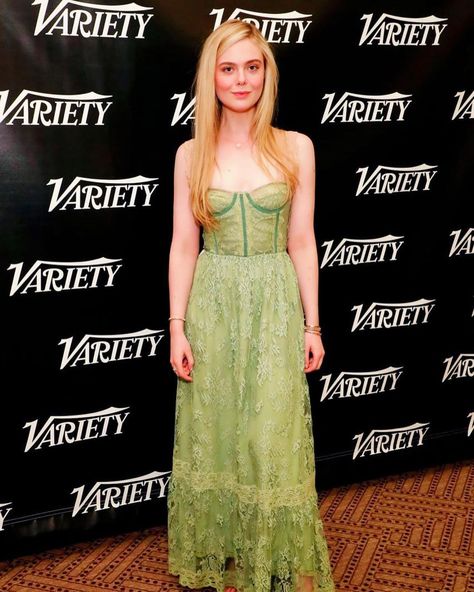 GOLDEN GLOBES NOMINEE👑 on Instagram: “#NEW Elle posing for @variety at #SXSW @ellefanning #ellefanning” Elle Fanning Red Carpet, Elle Fanning Style, Gucci Gown, Top Celebrities, She Girl, Celebrity Red Carpet, Black Gown, Elle Fanning, Fashion Gallery