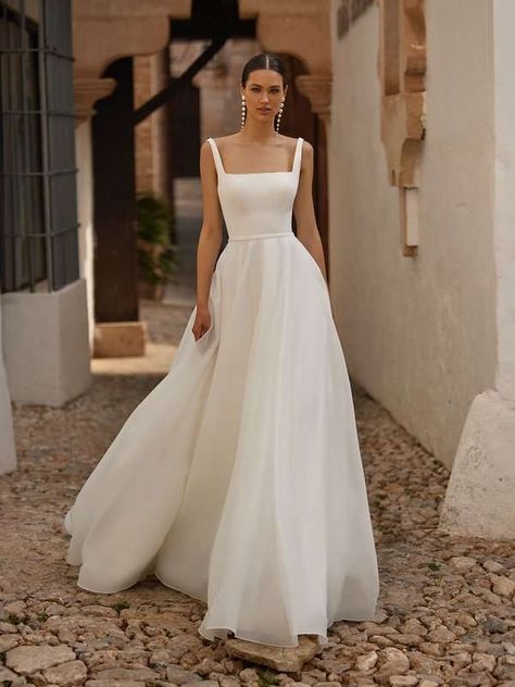 PRONOVIAS - JORY - Mon Amie Bridal Salon Wedding Dress Spaghetti Straps, Homecoming Formal Dresses, Boda Mexicana, Beach Wedding Dress Boho, Dress Spaghetti Straps, Burgundy Prom Dress, Wedding Look, A Line Wedding Dress, Formal Dresses For Weddings