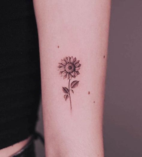 Tattoo Sunflower, Collarbone Tattoo, Collar Bone Tattoo, Tattoo Inspo, Sunflower, Tattoos