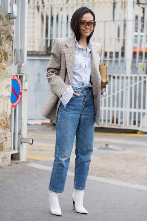 Oversized Blazer Street Style, Plaid Blazer Outfit, Fashion Week Looks, Blazer Street Style, Moda Do Momento, Mode Tips, Blazer Outfit, Summer 22, Outfit Trends