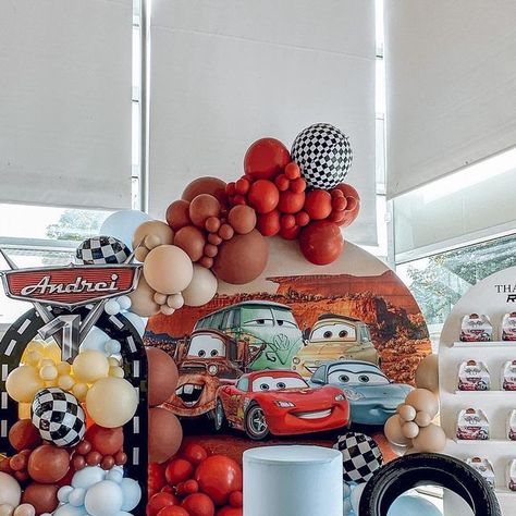 DECOR X BALLOONS by Samantha 🫧 on Instagram: "Our super popular CARS design with a little upgrade 🚦 ——————————————————— 🎈For bookings or inquiries please go to : 💻 www.orantesdesigns.com 📱 778.833.0193 📧 contact@orantesdesigns.com——————————————————— #firstbirthday #partydecorations #balloongarland #partydecor #babyshowerideas #bridalshowerdecor #decor #ballooninstallation #balloonideas #sweetcart #partyideas #birthdayideas #kidsparties #babyinspo #candycart #partyrentals #partyplanning #ba Cars Balloons Decoration, Cars Movie Balloon Garland, Pixar Cars Balloon Garland, Disney Cars Balloon Arch, Cars Balloon Arch, Cars Party Backdrop, Disney Cars Balloon Garland, Cars Balloon Garland, Cars Centerpiece Ideas