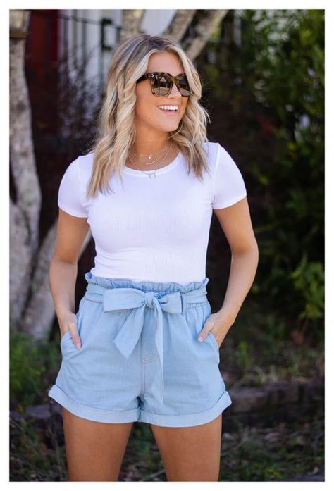 Shorts Inspiration, Hot Day Outfit, Jean Shorts Outfit, High Waisted Shorts Outfit, Jean Short Outfits, Denim Shorts Outfit, Tokyo Street Fashion, Cute Birthday Outfits, Jeans Outfit Summer