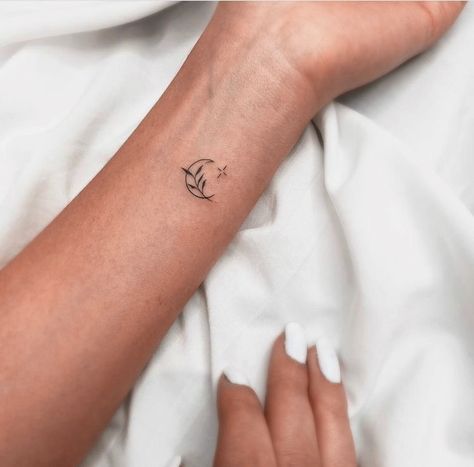 Tattoos That Represent Friendship, Petite Tattoos, Small Tattoos Simple, Bff Tattoos, Small Hand Tattoos, Classy Tattoos, Discreet Tattoos, Subtle Tattoos, Elegant Tattoos