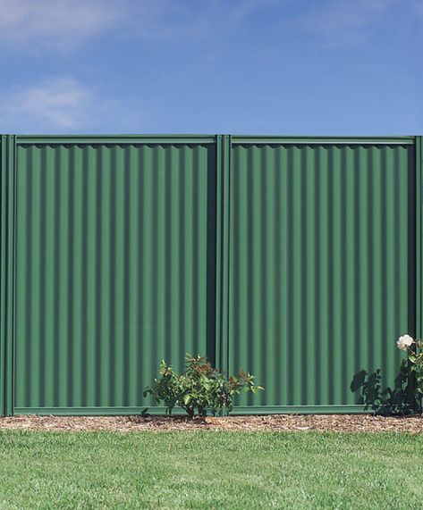 Green Fence Paint, Tin Fence, Corrugated Fence, Sheet Metal Fence, Log Fence, Corrugated Metal Fence, Metal Fences, Painting Sheets, Iron Fencing