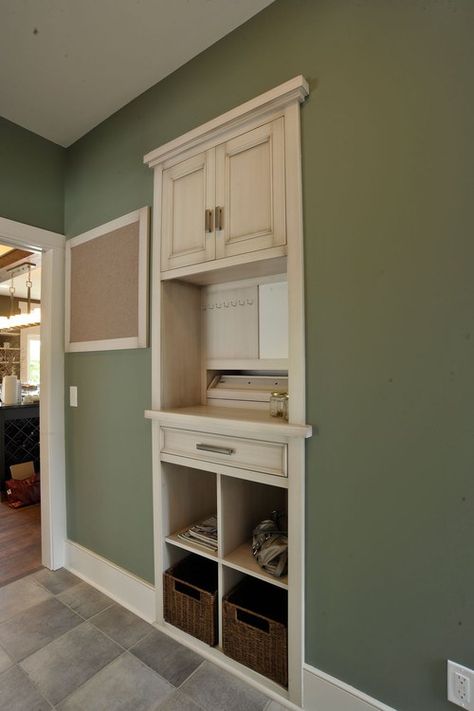 Home Drop Zone Ideas--lots of examples...also several built-ins like above and even smaller. Contemporary Laundry Room, Drop Zone, Laundry Mud Room, Ideas Pictures, Cubbies, Built Ins, A Kitchen, Layout Design, Home Remodeling