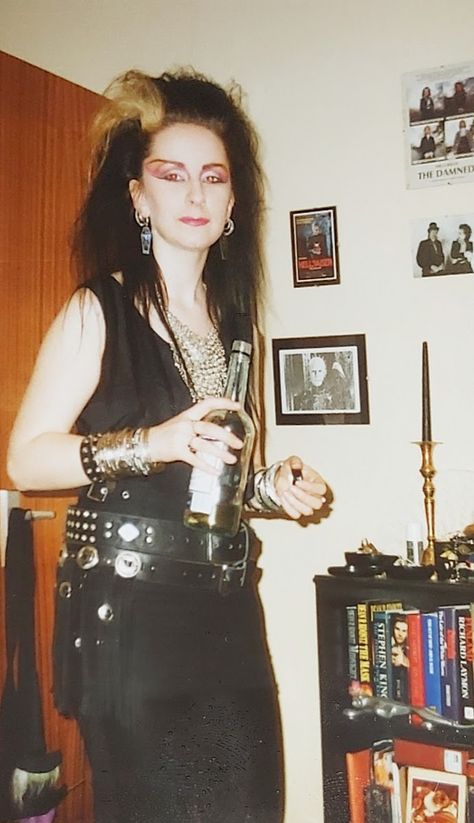 80 Goth, 80s Alternative Fashion, 80s Goth Fashion, Gothic 80s, Real Goth, Living Deliciously, Agender Fashion, Goth Pictures, Trad Goth Outfits