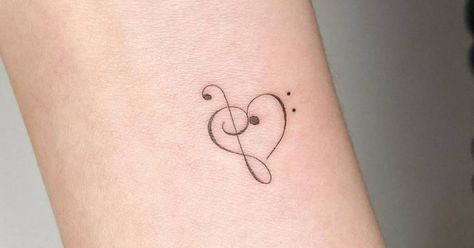 Treble clef Fine Line Treble Clef Tattoo, Treble Clef Bass Clef Tattoo, Bass Clef Tattoo, Bass And Treble Clef, Clef Tattoo, Treble Clef Heart, Treble Clef Tattoo, International Tattoo, Music Keyboard