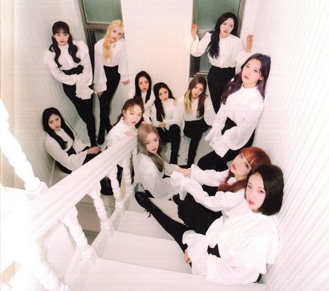 Loona Ot12, Look At The Moon, Going Solo, Odd Eyes, Olivia Hye, Album Design, Cat Girl, Kpop Outfits, Editorial Photography