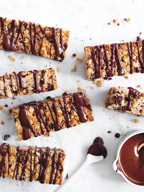 Hazelnut Choc Chip Muesli Bars | Donna Hay Healthy Muesli Bar Recipe, Homemade Muesli Bars, Muesli Bar Recipe, Cashew Butter Recipe, Donna Hay Recipes, Breakfast Bars Recipe, Muesli Recipe, Muesli Bars, Protein Bar Recipes