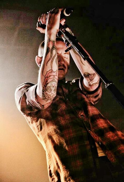 Chester Bennington Linkin Park Chester Bennington Live, Chesters Way, Linking Park, Charles Bennington, Linkin Park Chester, Mike Shinoda, Chester Bennington, Linkin Park, My Favorite Music