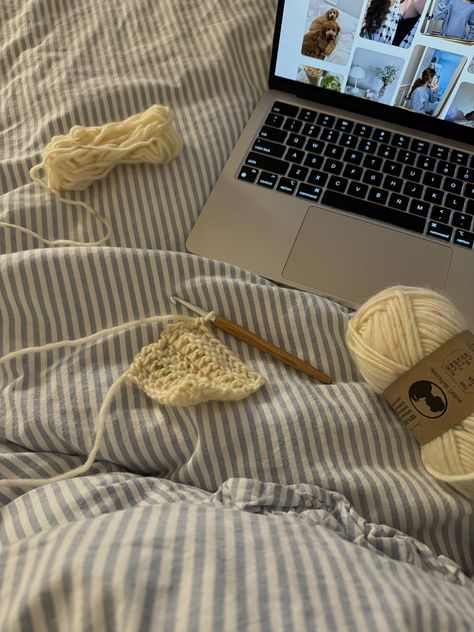 Cozy Crochet Aesthetic, Crochet Girl Aesthetic, Taurus Lover, Motivation Playlist, Crochet Aesthetic, Vision Board Pictures, Fashion Crochet, Vision Board Inspiration, Crochet Girls