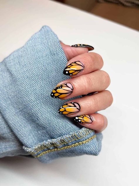 23 Fresh Butterfly Nail Designs You'll Adore - classy & minimal Monarch Nail Art, Butterflies Nails Design, Short Nail Designs Butterfly, Artistic Nails Design, Short Butterfly Nails, Butterfly Nails Short, Monarch Nails, Monarch Butterfly Nails, Butterfly Nail Ideas