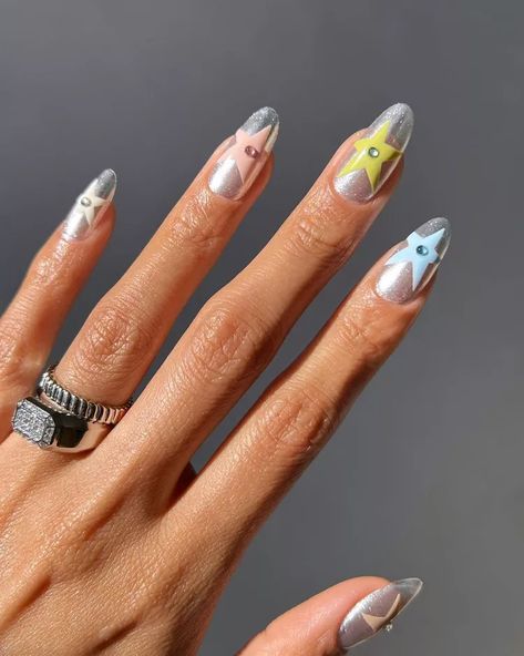 Coachella Nails, 21st Birthday Nails, Birthday Nail Art, Birthday Nail, Fourth Of July Nails, Chrome Nail Art, Easter Nail Designs, Spring Nail Trends, Chrome Nail