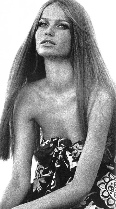 Veruschka by Francesco Rubartelli Veruschka 1960s, 60s Supermodels, 70's Hair, Colleen Corby, Patti Hansen, Pattie Boyd, Jerry Hall, Jean Shrimpton, 60s 70s Fashion