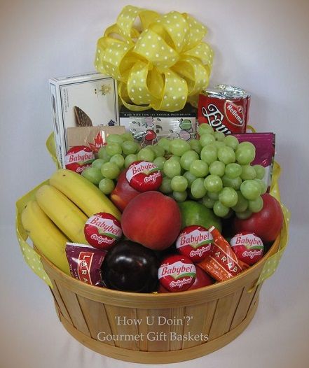 A ‘Get Well Soon’ Gift Basket that is a sure to help recovery! Get Well Food Basket, Diy Fruit Basket Gift Ideas, Fruit Basket Gift Ideas, Get Well Soon Gift Basket, Gift Basket Ideas For Men, Get Well Soon Gift Ideas, Diy Gift Basket Ideas, Cheese Basket, Diy Gift Basket