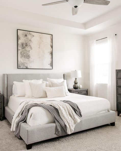 Off White Bedroom, Light Grey Upholstered Bed, Off White Bedding, Cozy Chic Bedroom, Light Grey Bedroom, Bedding Cozy, Bedding Neutral, Grey Upholstered Bed, Modern Grey Bedroom