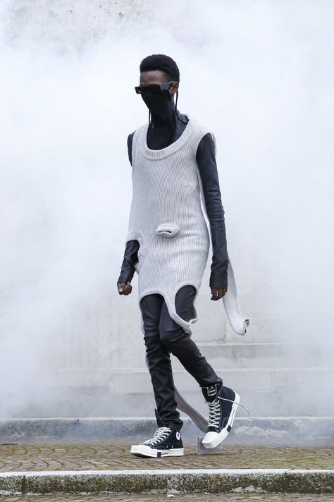 Rick Owens Drkshdw Outfit, Drkshdw Outfit, Rick Owens Shoes Outfit, Rick Owens Outfit, Rick Owens Menswear, Rick Owens Shoes, Paris Mens Fashion, Outfit Retro, Casual Shoes Outfit