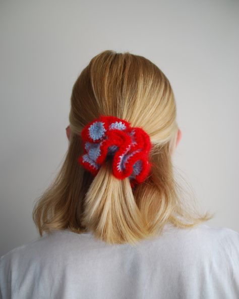 Can we have another moment for the fuzzy scrunchie pls because 🥰🥰🥰🥰 There’s still a few of these available to get your hands on for just £5!🚨 😌😌😌 - - - - - - - #crochet #crochetscrunchie #giantscrunchie #scrunchie #scrunchiestyle #hair #hairaccessories #handmade #sustainablefashion #pinterestinspired #smallcontentcreator #crochetdesigner #hairstyleideas #pinterest #reels #outfitideas #crochetproject crochet design, crochet scrunchie, scrunchie, london style, hair styles, hair inspo, cute,... Aesthetic Ponytail, Fuzzy Scrunchie, Ponytail Short Hair, Short Hair Inspo, Slick Back Hair, Crochet Scrunchie, Scrunchie Styles, Design Crochet, Crochet Hair Accessories