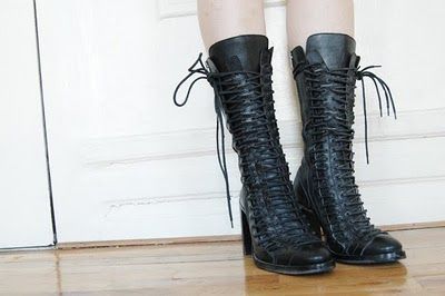 Mode Shoes, Mazzy Star, Ann Demeulemeester, Lace Fashion, Crazy Shoes, Dream Shoes, Lace Boots, Lace Up Boots, Sock Shoes