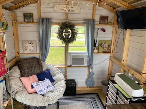 She Shed Decorating Ideas Interiors, Backyard Hideout, She Shed Ideas Interior Small Spaces, Small Shed Ideas Hangout, Small She Shed Interiors, Inside She Shed Ideas, Shed Hangout Ideas, Reading Cottage, Magical Knots